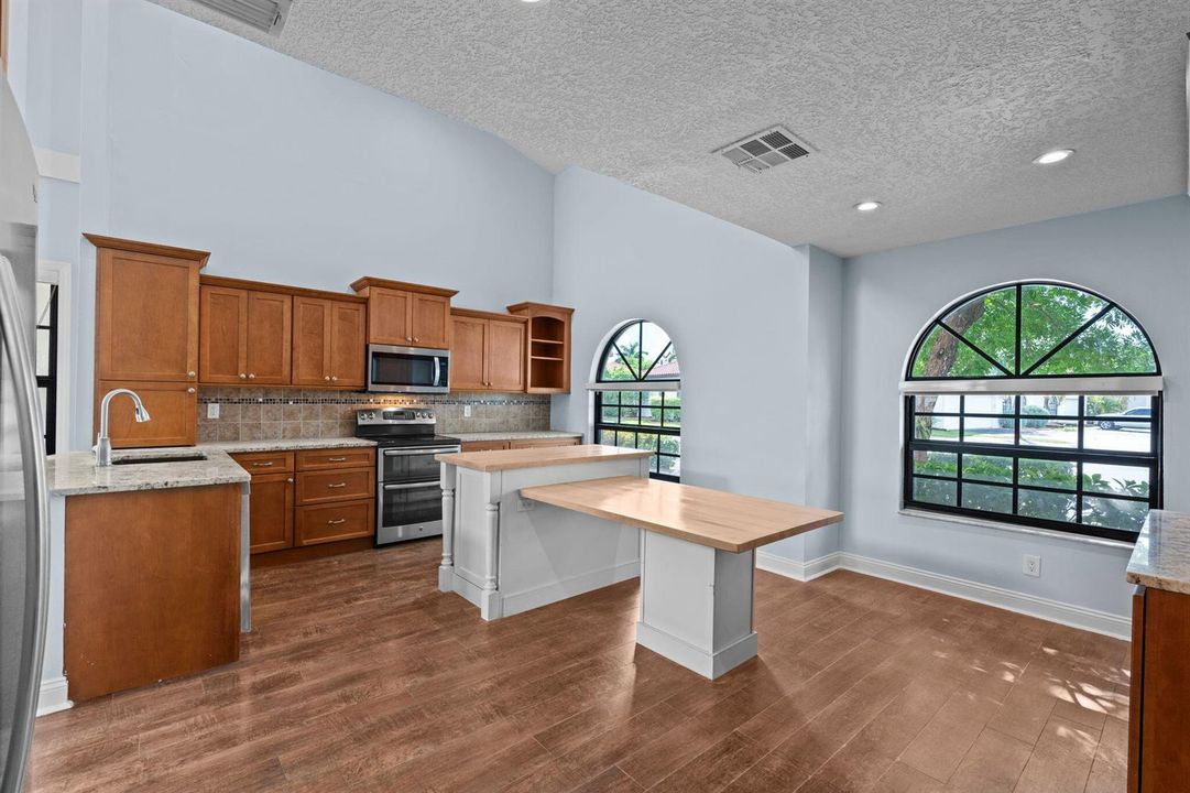 17-web-or-mls-A7400459