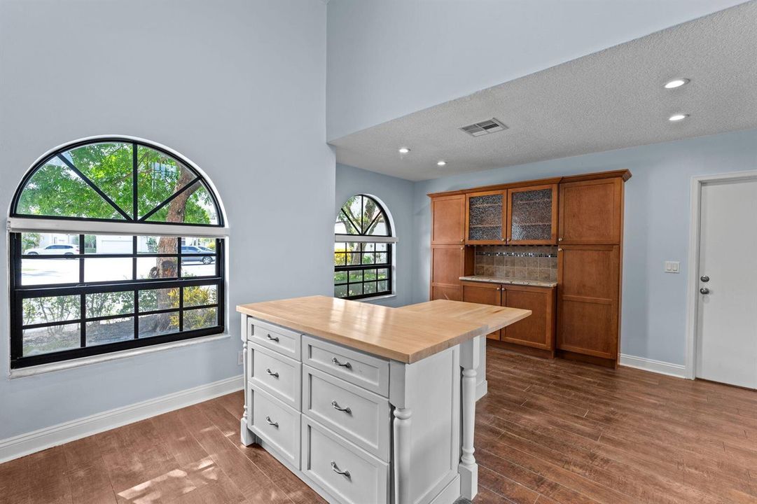 18-web-or-mls-A7400474