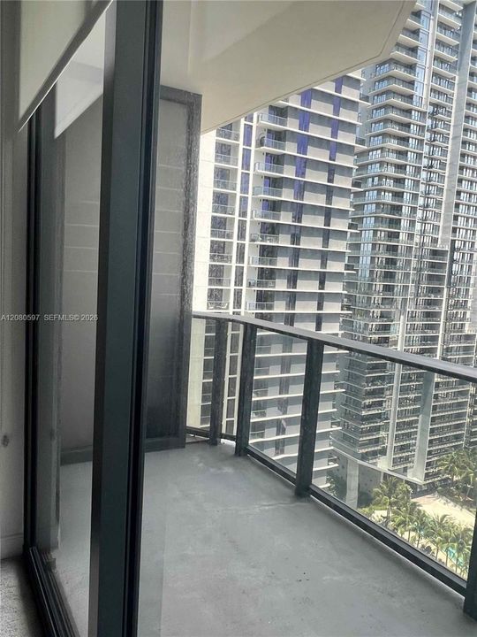 For Rent: $3,500 (1 beds, 1 baths, 738 Square Feet)