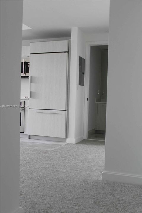 For Rent: $3,500 (1 beds, 1 baths, 738 Square Feet)