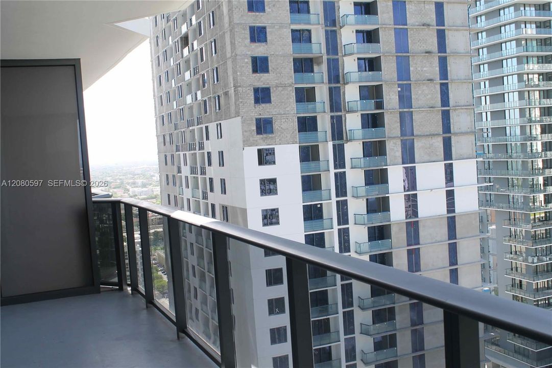 For Rent: $3,500 (1 beds, 1 baths, 738 Square Feet)