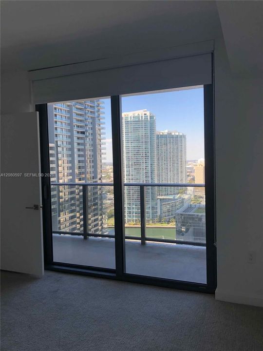 For Rent: $3,500 (1 beds, 1 baths, 738 Square Feet)
