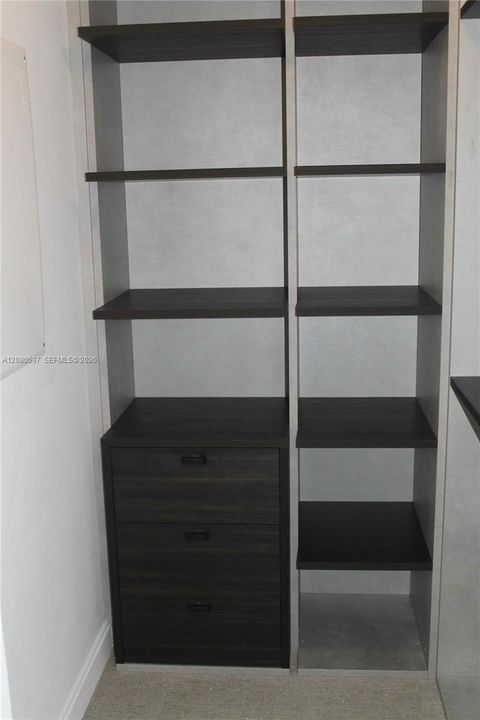 For Rent: $3,500 (1 beds, 1 baths, 738 Square Feet)