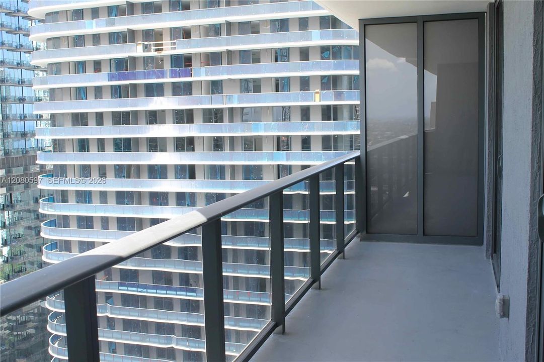For Rent: $3,500 (1 beds, 1 baths, 738 Square Feet)