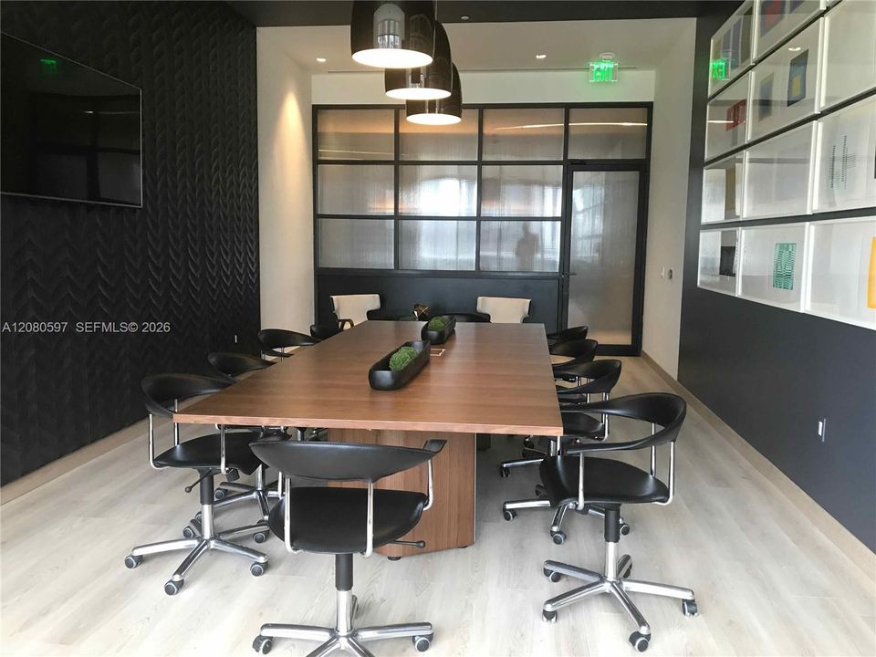 For Rent: $3,500 (1 beds, 1 baths, 738 Square Feet)