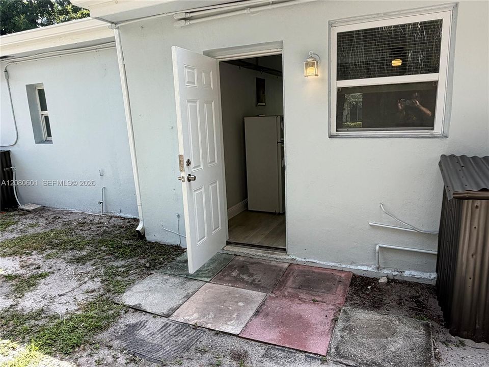 For Rent: $1,350 (0 beds, 1 baths, 250 Square Feet)