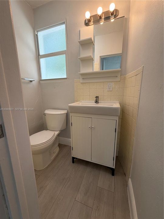 For Rent: $1,350 (0 beds, 1 baths, 250 Square Feet)