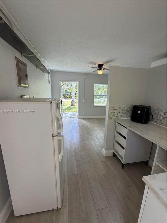 For Rent: $1,350 (0 beds, 1 baths, 250 Square Feet)