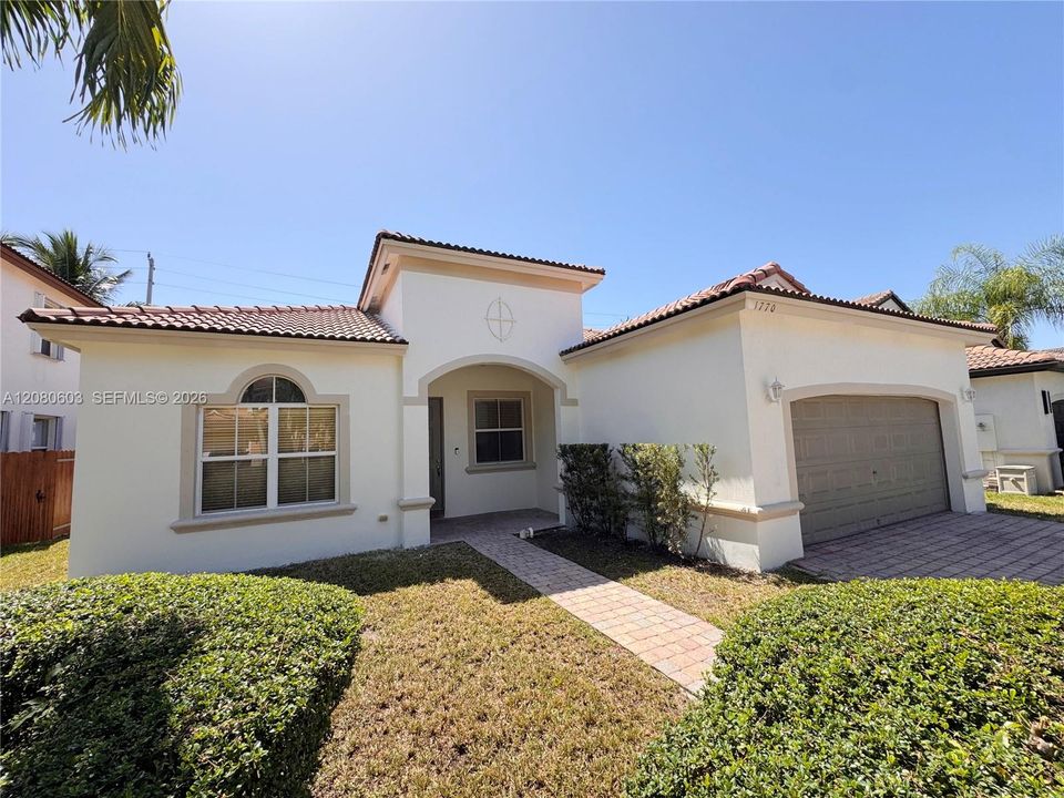 For Sale: $469,900 (4 beds, 3 baths, 1958 Square Feet)