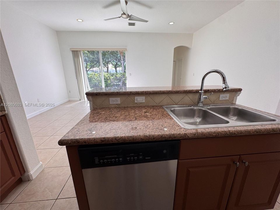 For Sale: $469,900 (4 beds, 3 baths, 1958 Square Feet)