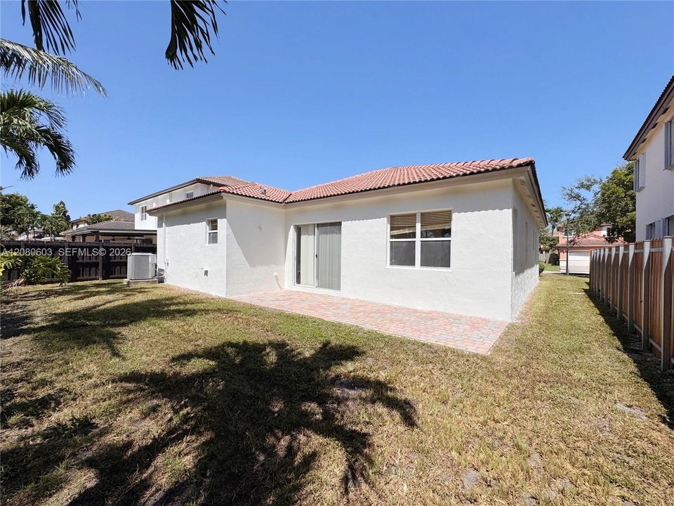 For Sale: $469,900 (4 beds, 3 baths, 1958 Square Feet)