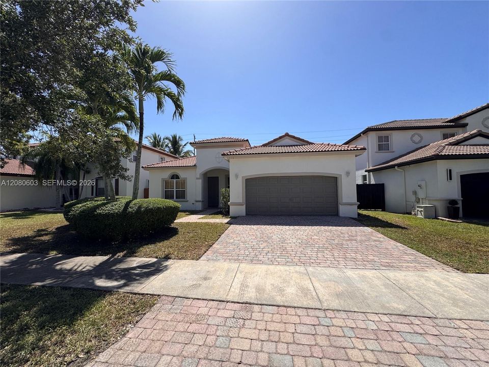 For Sale: $469,900 (4 beds, 3 baths, 1958 Square Feet)