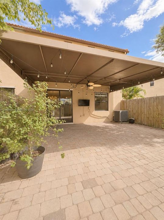 For Rent: $3,300 (3 beds, 2 baths, 1754 Square Feet)