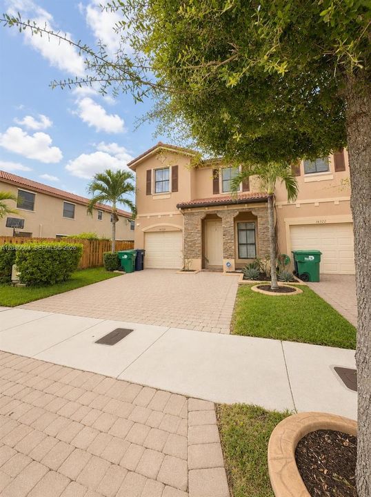 For Rent: $3,300 (3 beds, 2 baths, 1754 Square Feet)