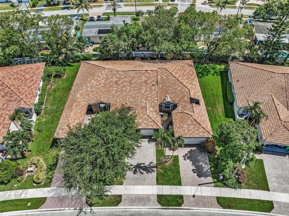 For Sale: $415,000 (2 beds, 2 baths, 1325 Square Feet)