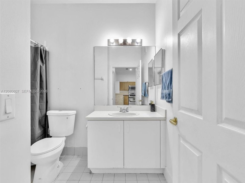 For Sale: $415,000 (2 beds, 2 baths, 1325 Square Feet)
