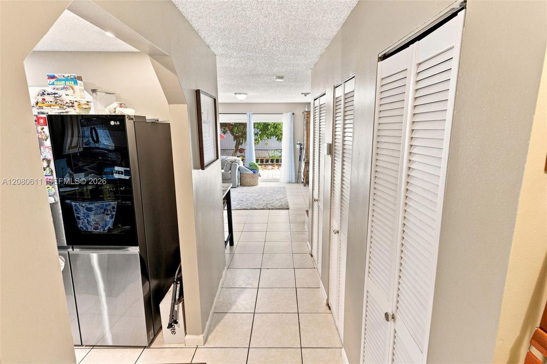 For Sale: $400,000 (3 beds, 2 baths, 1348 Square Feet)