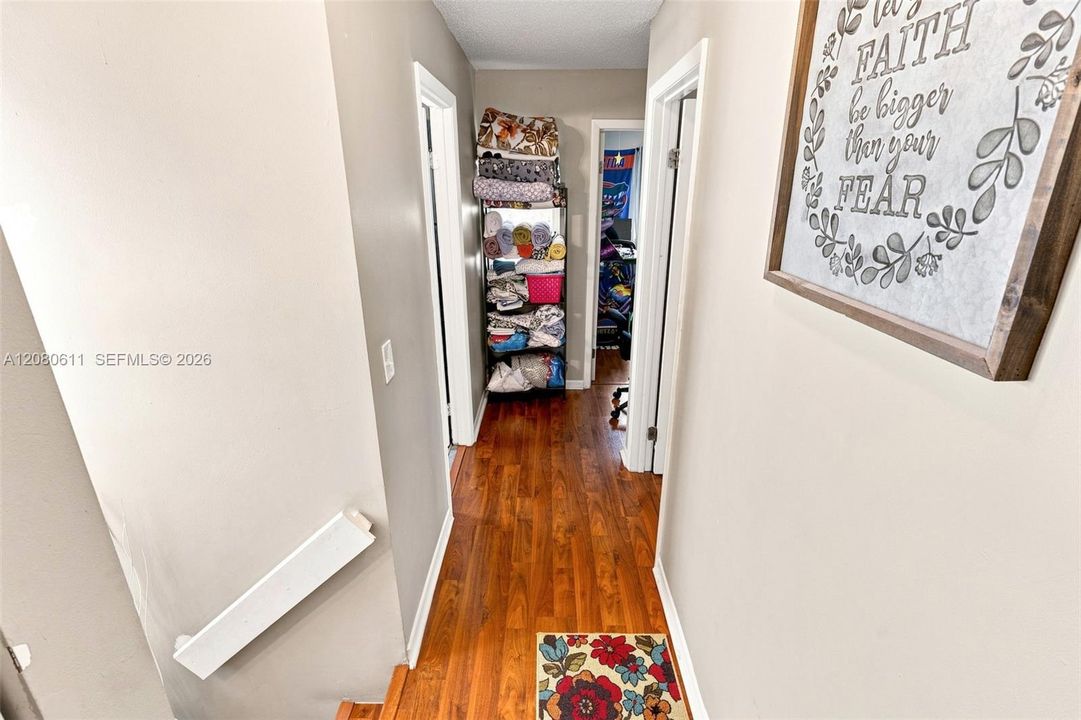 For Sale: $400,000 (3 beds, 2 baths, 1348 Square Feet)