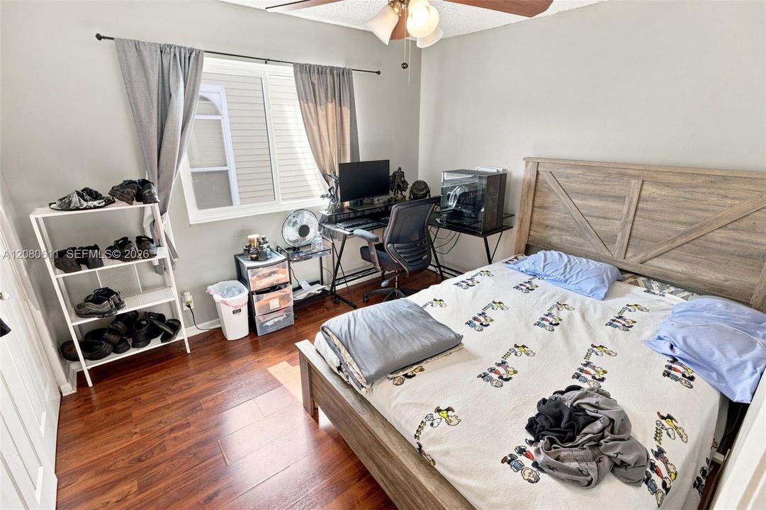 For Sale: $400,000 (3 beds, 2 baths, 1348 Square Feet)