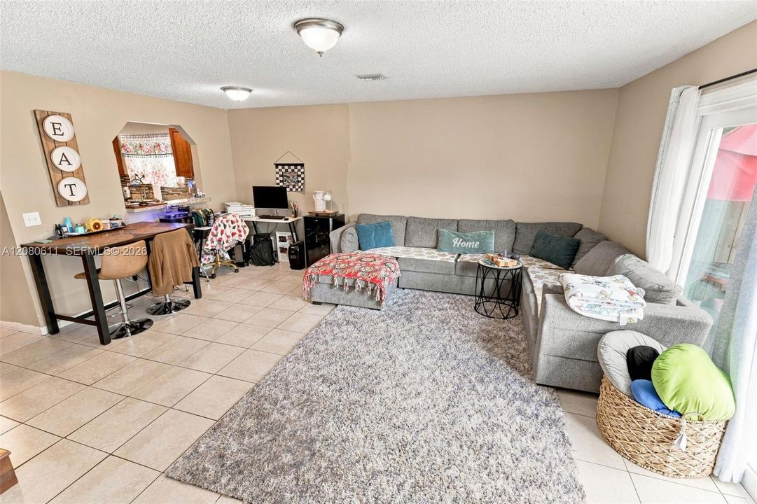 For Sale: $400,000 (3 beds, 2 baths, 1348 Square Feet)