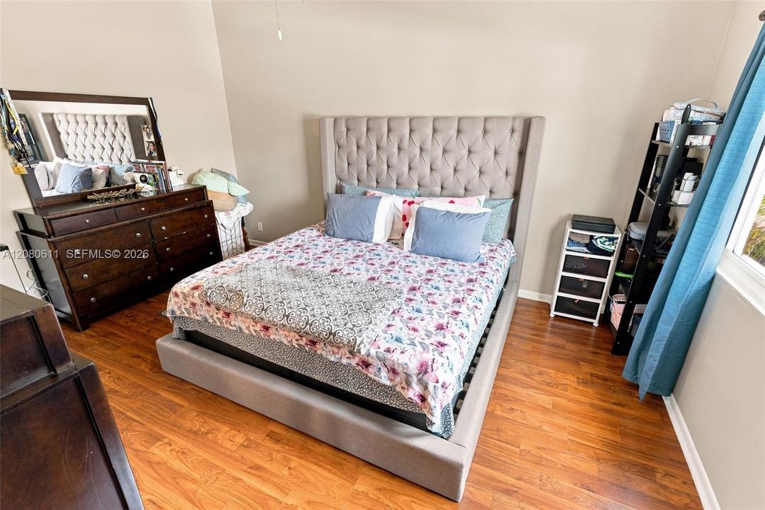 For Sale: $400,000 (3 beds, 2 baths, 1348 Square Feet)