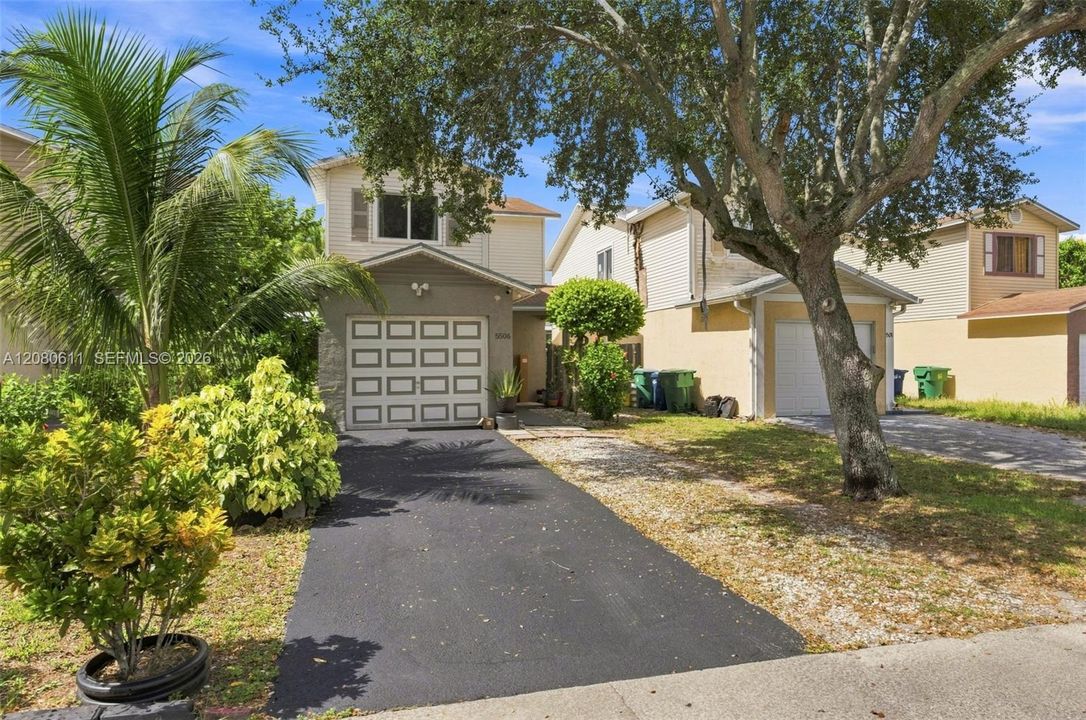 For Sale: $400,000 (3 beds, 2 baths, 1348 Square Feet)