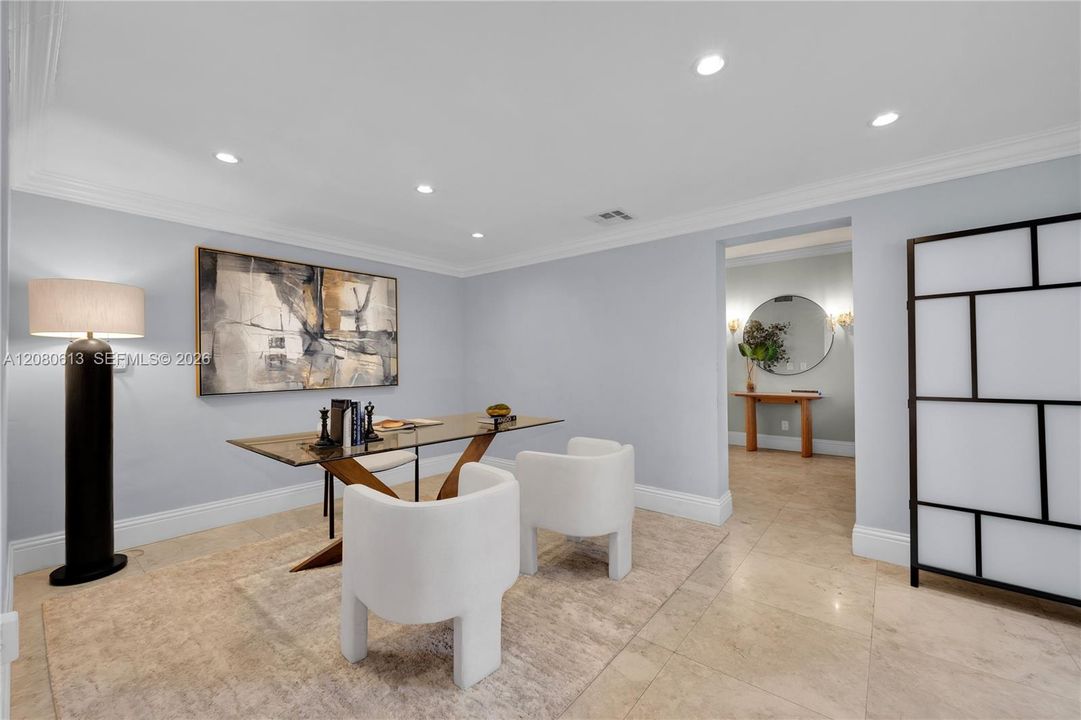 For Sale: $2,975,000 (5 beds, 4 baths, 4596 Square Feet)