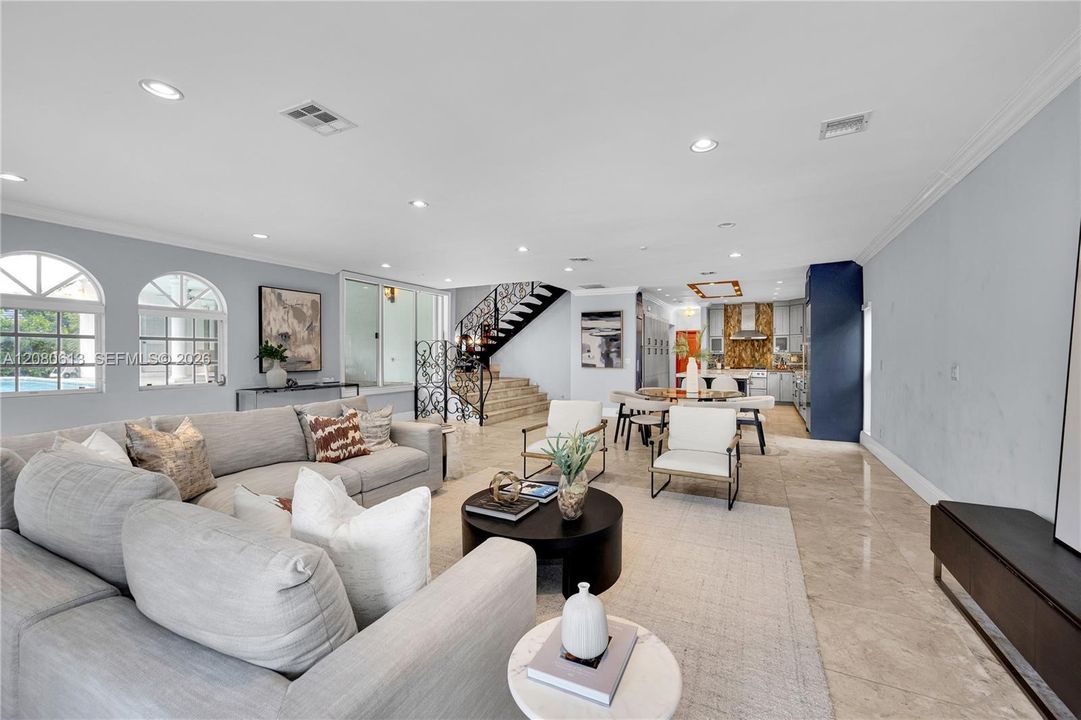 For Sale: $2,975,000 (5 beds, 4 baths, 4596 Square Feet)
