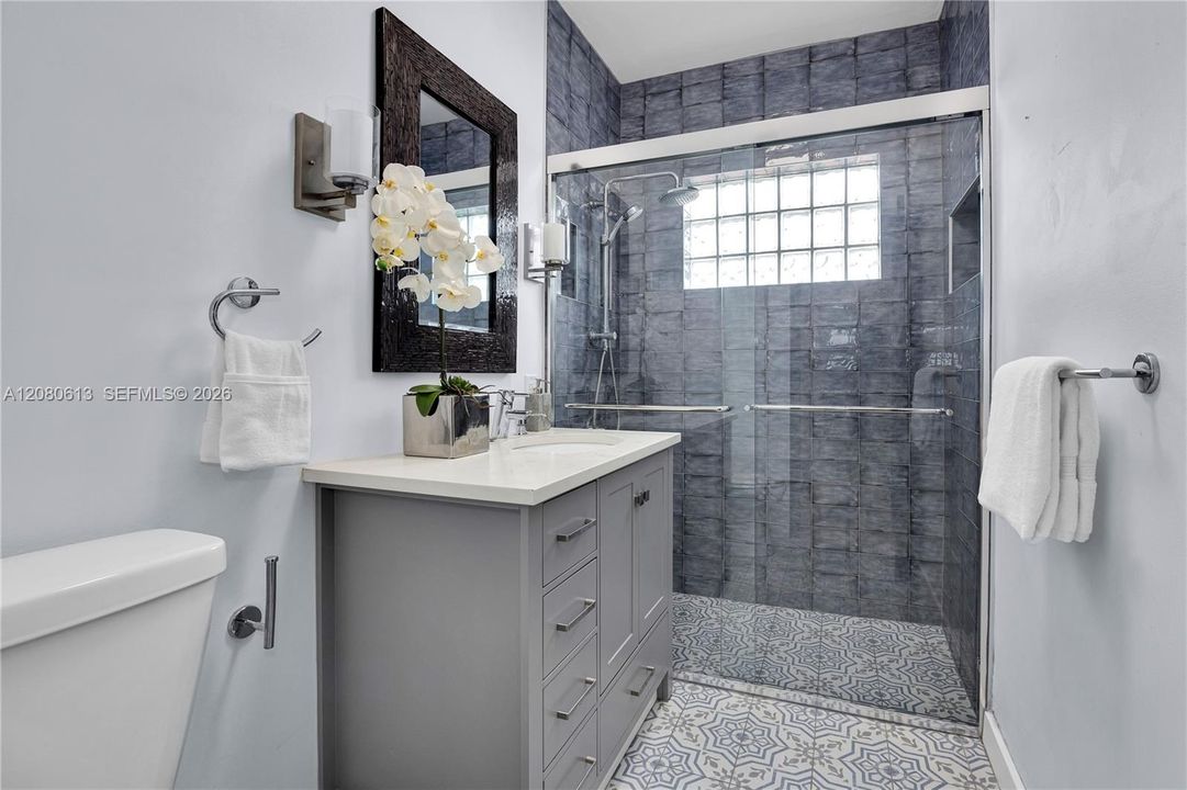 For Sale: $2,975,000 (5 beds, 4 baths, 4596 Square Feet)
