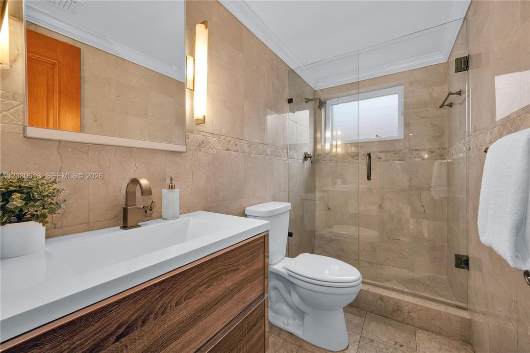 For Sale: $2,975,000 (5 beds, 4 baths, 4596 Square Feet)