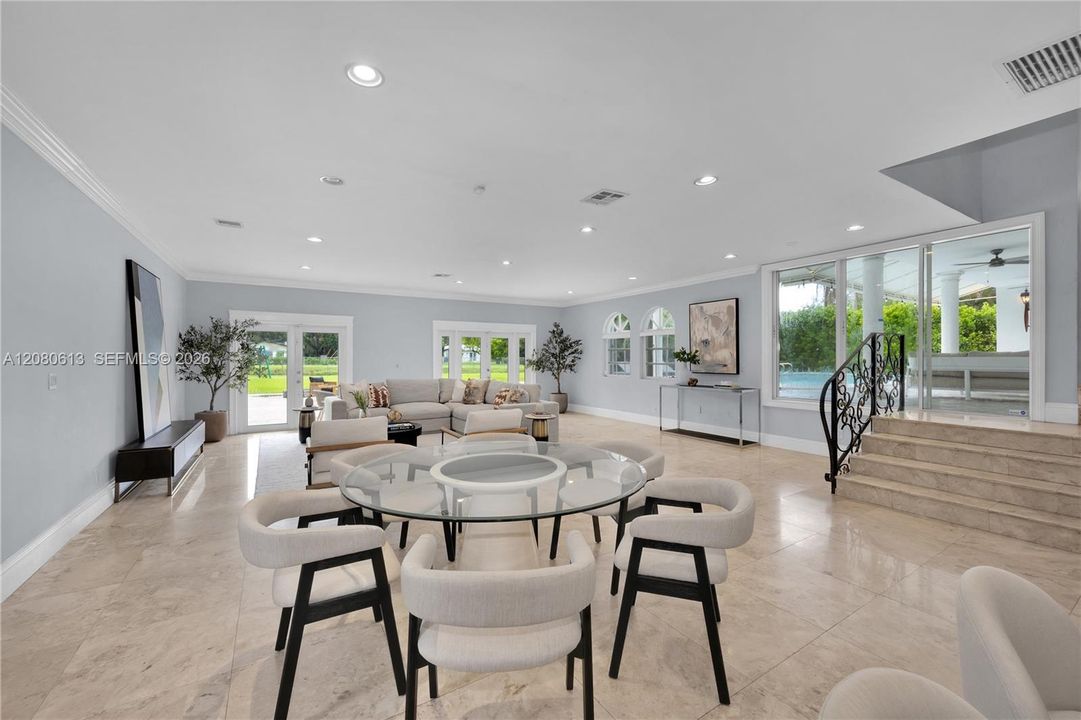For Sale: $2,975,000 (5 beds, 4 baths, 4596 Square Feet)