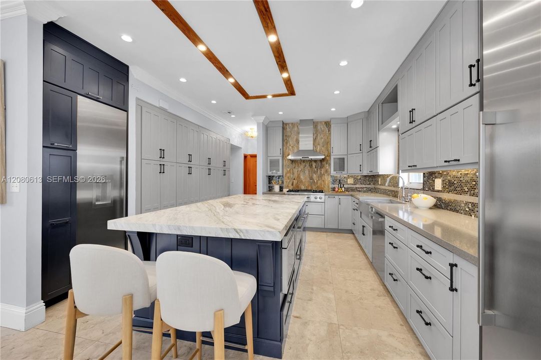 For Sale: $2,975,000 (5 beds, 4 baths, 4596 Square Feet)
