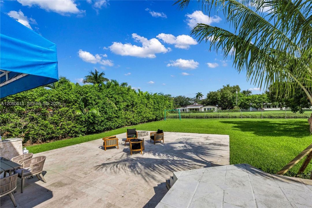 For Sale: $2,975,000 (5 beds, 4 baths, 4596 Square Feet)