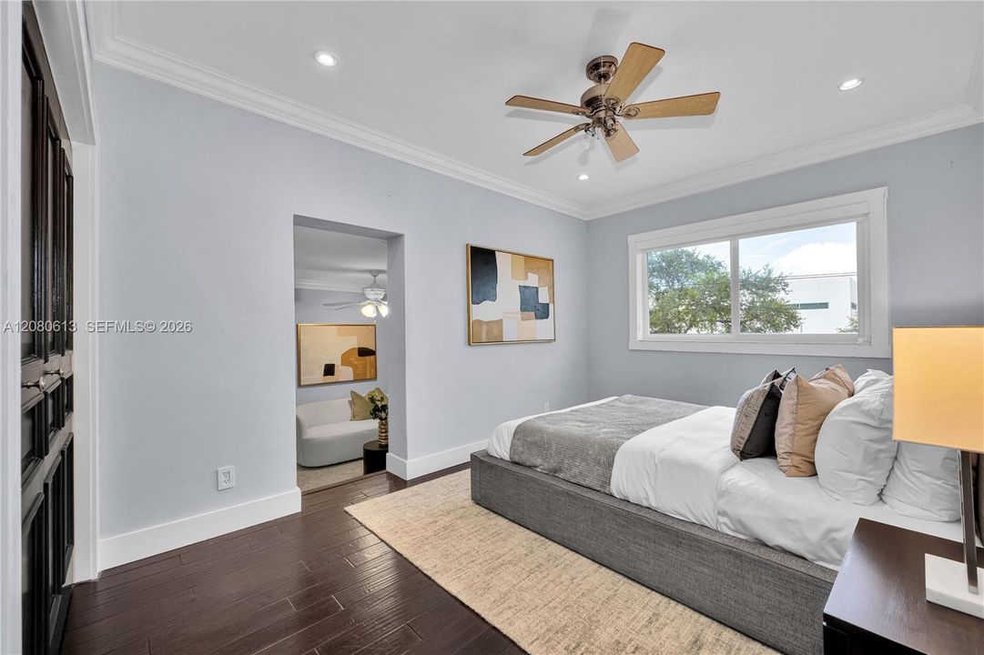For Sale: $2,975,000 (5 beds, 4 baths, 4596 Square Feet)