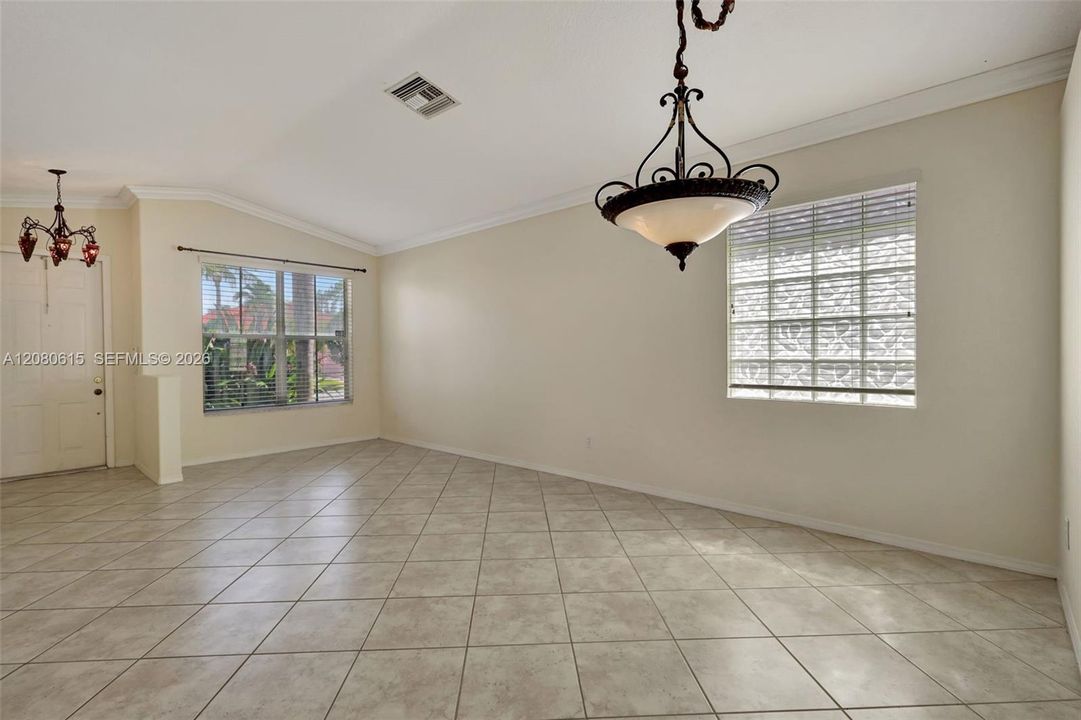 For Rent: $3,650 (3 beds, 2 baths, 1774 Square Feet)