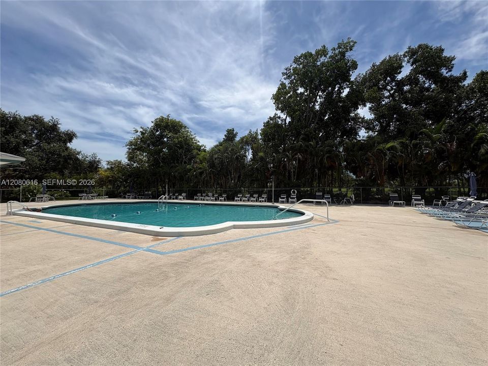 For Sale: $115,000 (2 beds, 2 baths, 1132 Square Feet)