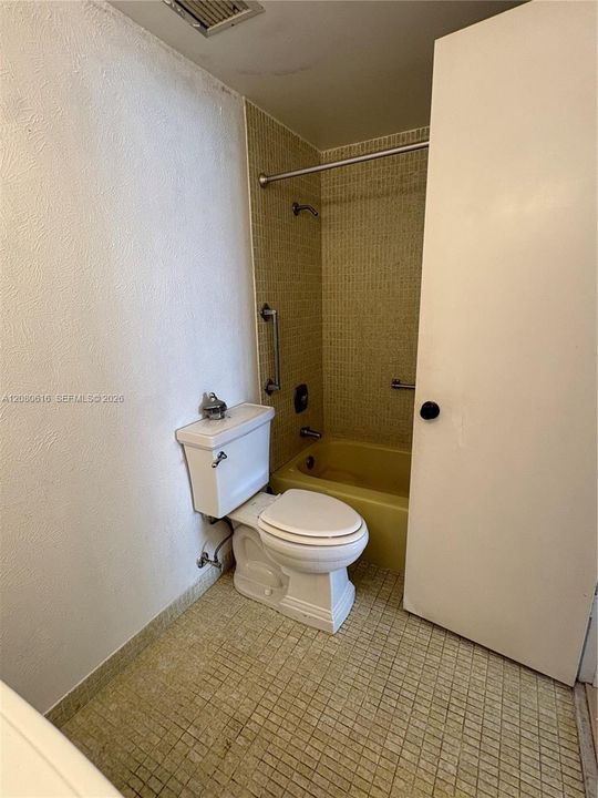 For Sale: $115,000 (2 beds, 2 baths, 1132 Square Feet)
