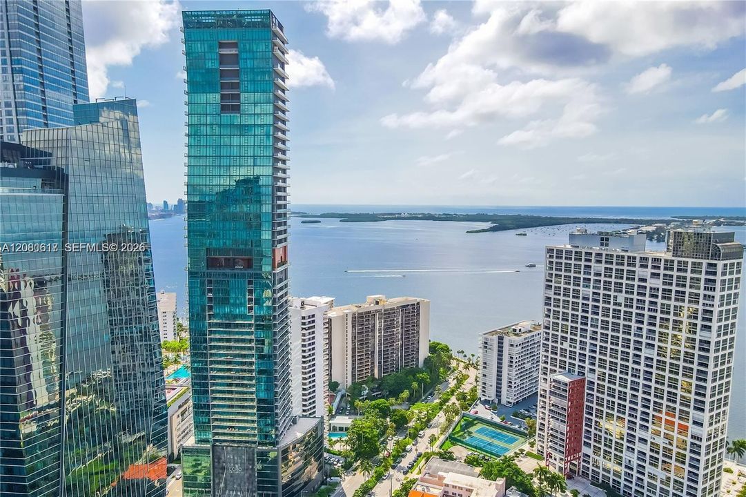 For Rent: $6,200 (1 beds, 1 baths, 806 Square Feet)