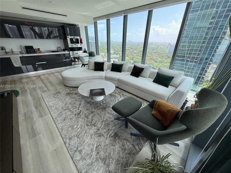 For Rent: $6,200 (1 beds, 1 baths, 806 Square Feet)