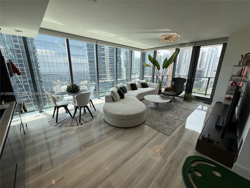 For Rent: $6,200 (1 beds, 1 baths, 806 Square Feet)