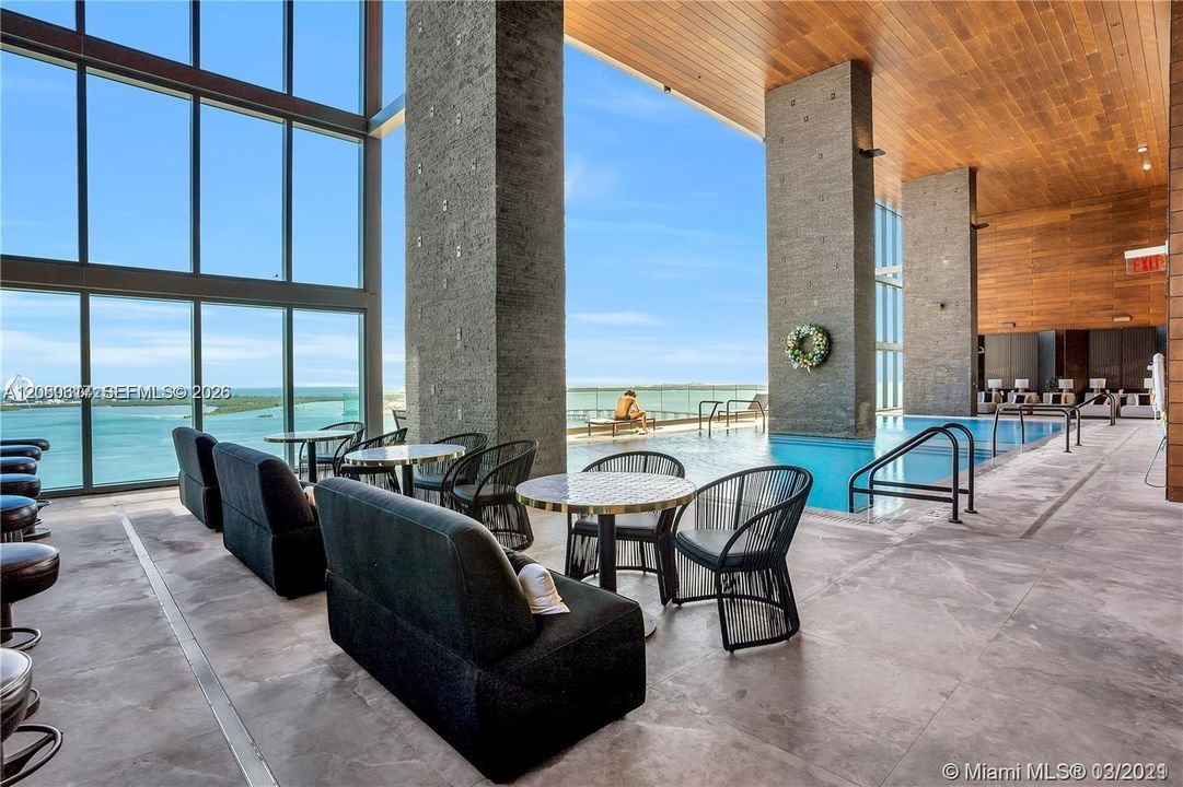 For Rent: $6,200 (1 beds, 1 baths, 806 Square Feet)