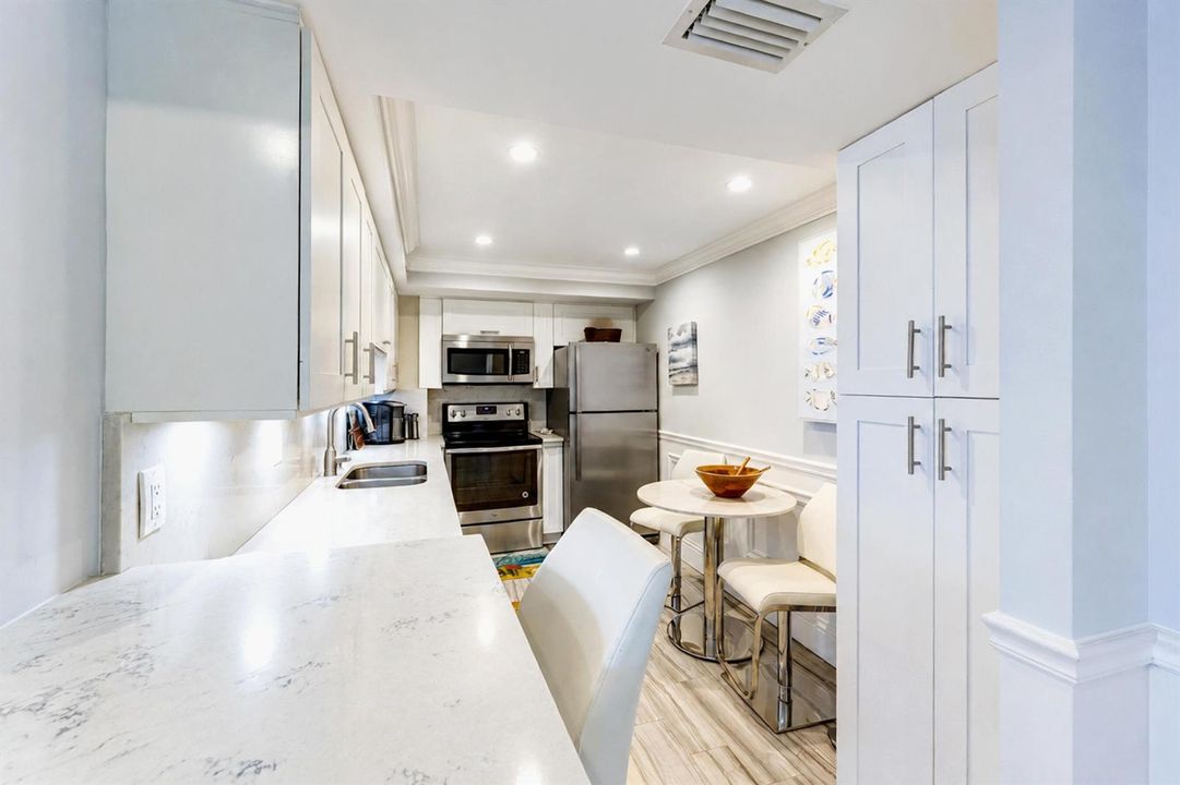 Counter and in Kitchen seating