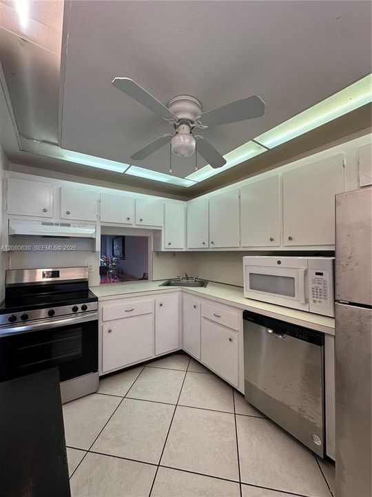 En Venta: $115,000 (2 camas, 2 baños, 880 Pies cuadrados)