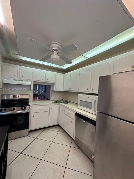 En Venta: $115,000 (2 camas, 2 baños, 880 Pies cuadrados)