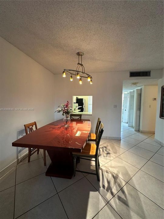 En Venta: $115,000 (2 camas, 2 baños, 880 Pies cuadrados)