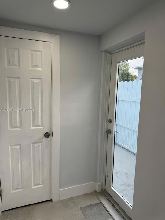 For Rent: $3,200 (3 beds, 2 baths, 1990 Square Feet)