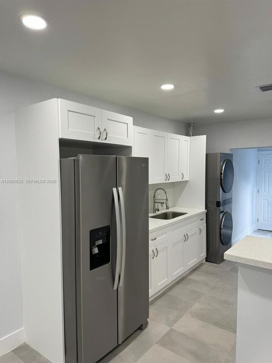 For Rent: $3,200 (3 beds, 2 baths, 1990 Square Feet)