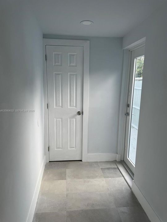 For Rent: $3,200 (3 beds, 2 baths, 1990 Square Feet)