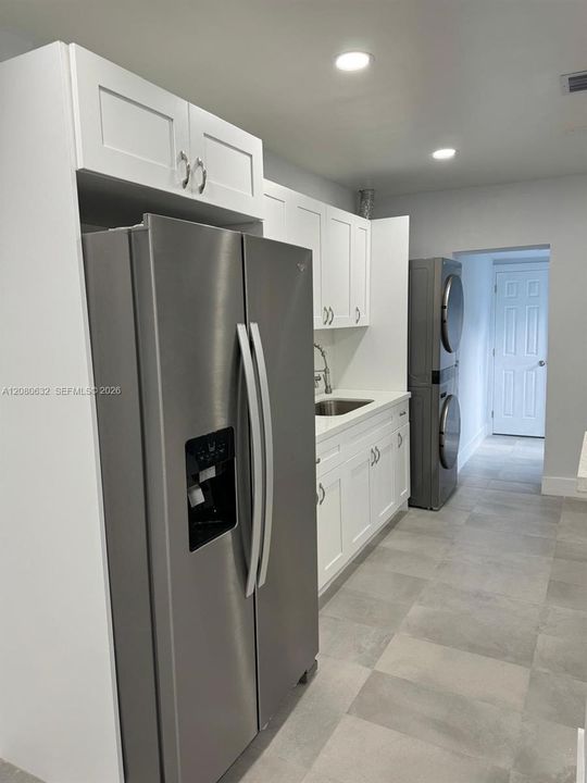 For Rent: $3,200 (3 beds, 2 baths, 1990 Square Feet)