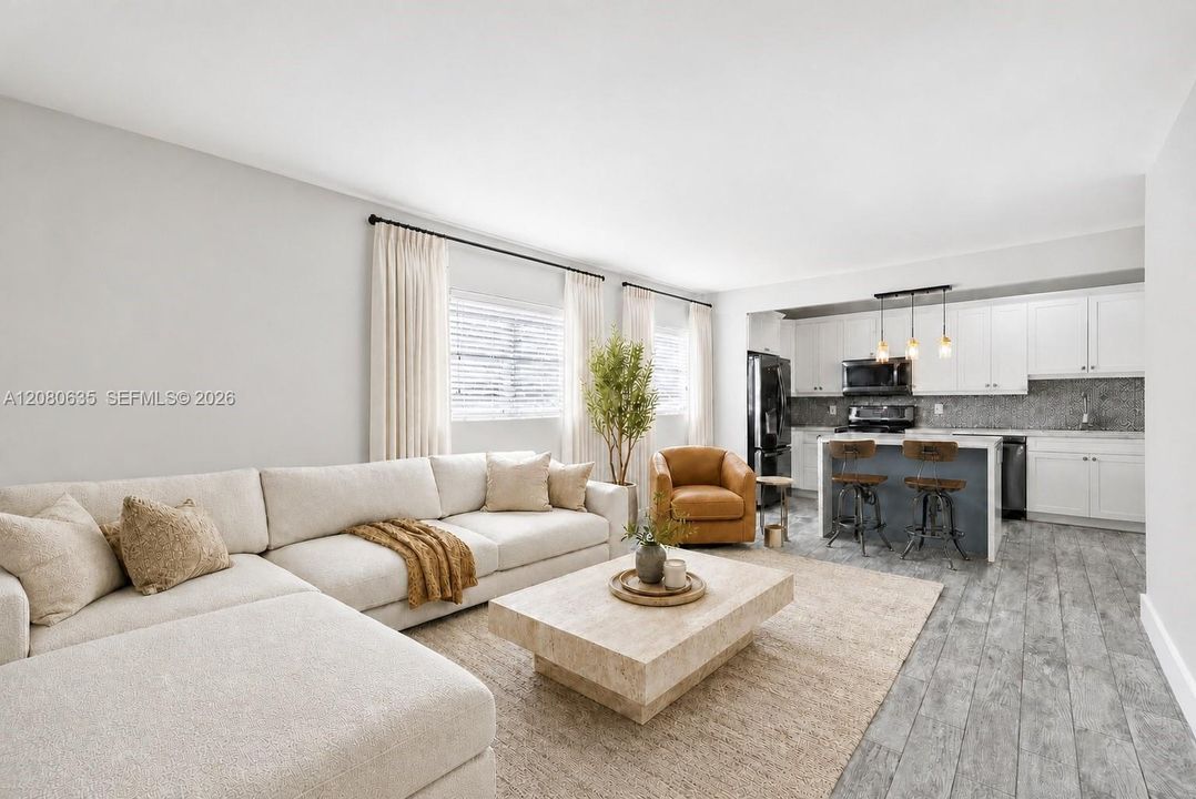 For Sale: $299,000 (1 beds, 1 baths, 638 Square Feet)